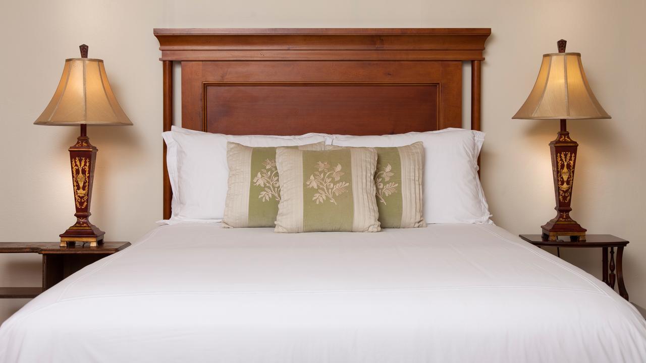 The Guest House Inn On Courthouse Square Hinton Extérieur photo