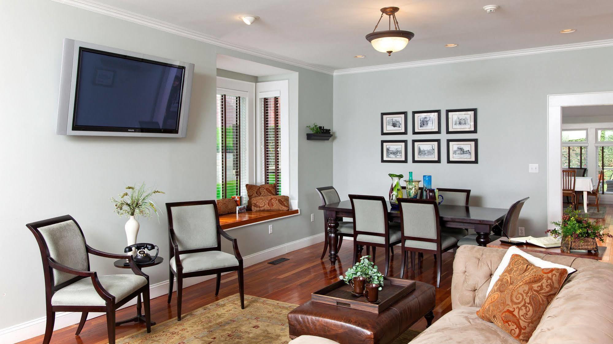 The Guest House Inn On Courthouse Square Hinton Extérieur photo