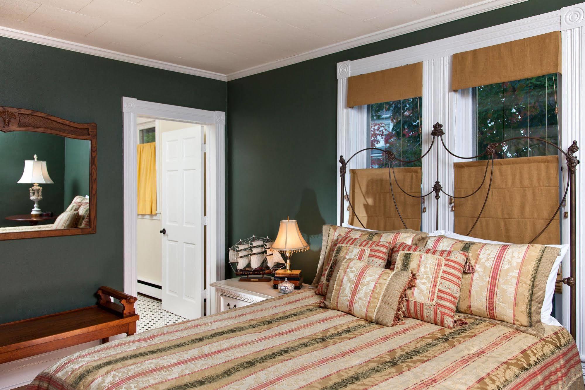 The Guest House Inn On Courthouse Square Hinton Extérieur photo